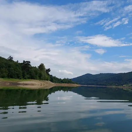 Dom Piotrusiowka Nad Zalewem 빌라 *